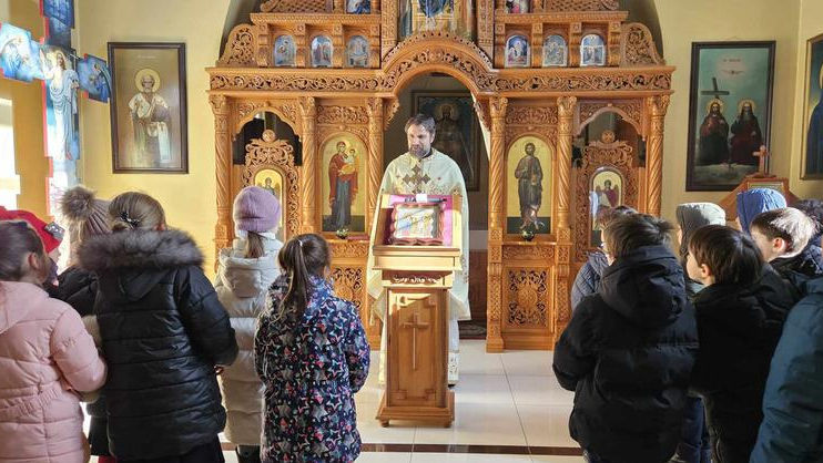 În Slujba Binelui: Biserica, laborator spiritual pentru elevi