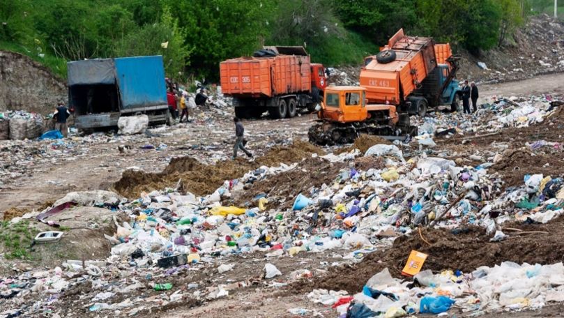 Cum vor autoritățile să scape de milioanele de tone de deșeuri colectate