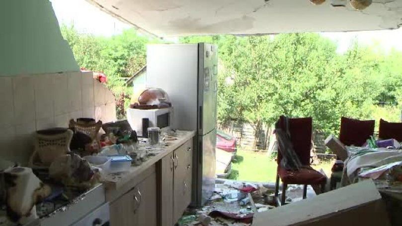 O casă s-a dezintegrat după ce proprietarul a vrut să aprindă becul