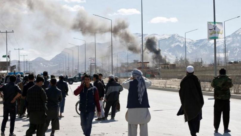 Un autobuz cu pasageri a sărit în aer în Afganistan: 30 de morți