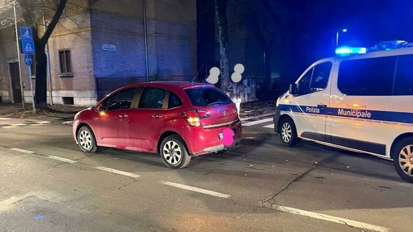 Italia: Un moldovean beat s-a izbit cu mașina într-un vehicul parcat