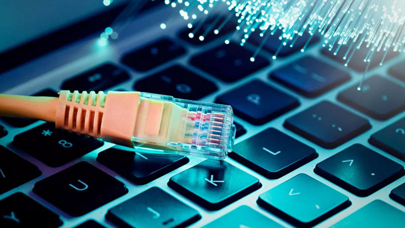 Nouă din 10 gospodării din Moldova, conectate la Internet de mare viteză