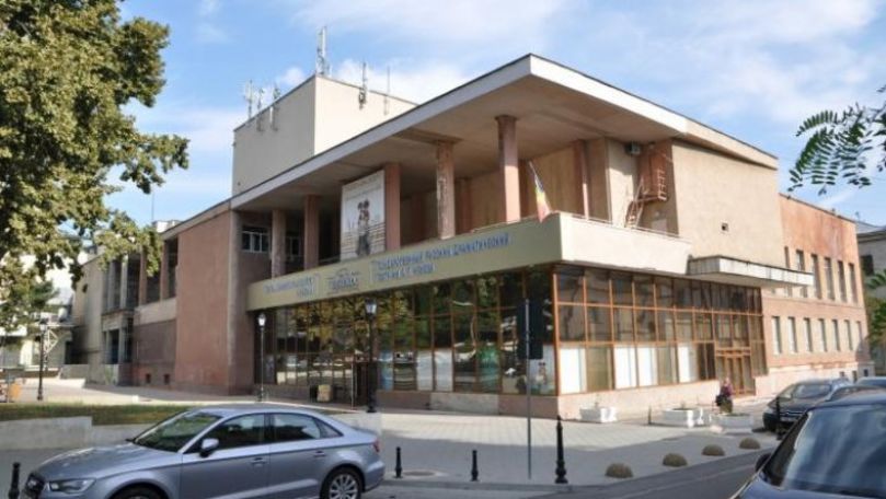 Acţiunile directorului Teatrului Cehov, în vizorul Parlamentului