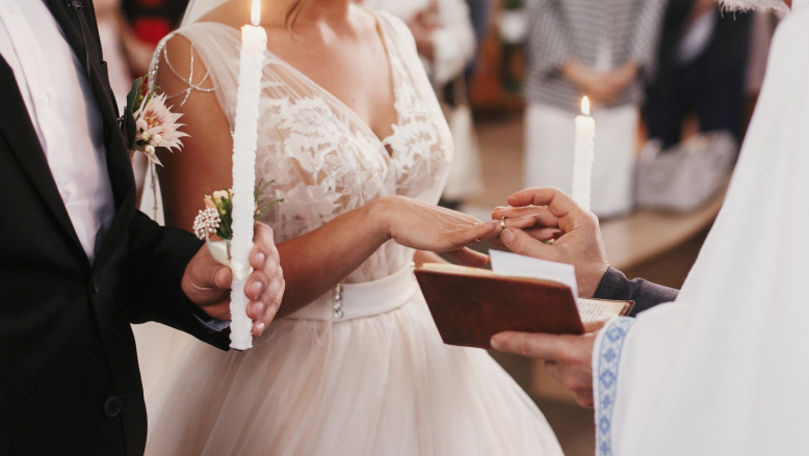 Studiu: 80% de moldoveni spun că căsătoria trebuie să fie pe viață