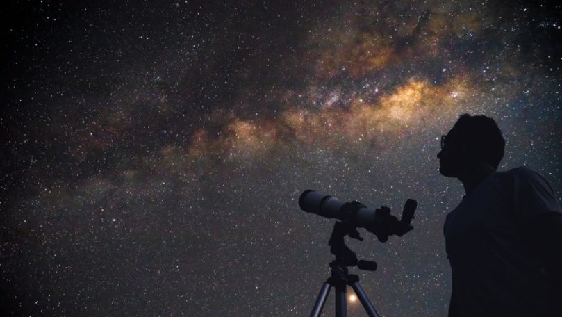 Astronomii au reușit să fotografieze materia întunecată