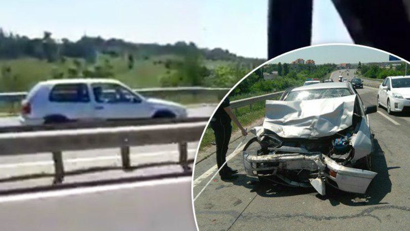 Un automobil, filmat cum provoacă un accident grav la Dănceni