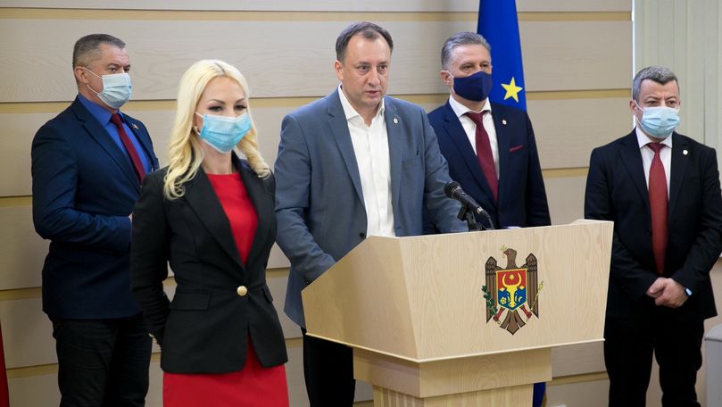 Денис Уланов назвал происходящее “телевизионной юстицией” с политическим подтекстом. 