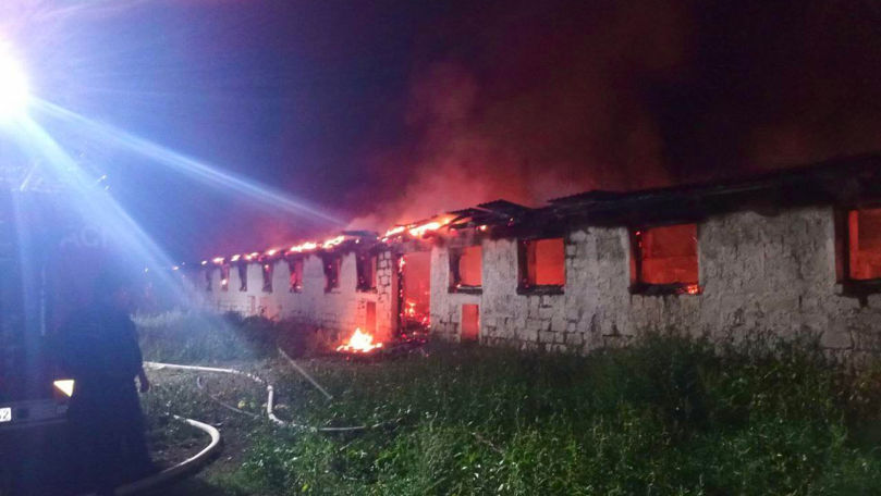 Incendiu într-o gospodărie din raionul Râșcani: 300 de animale, salvate