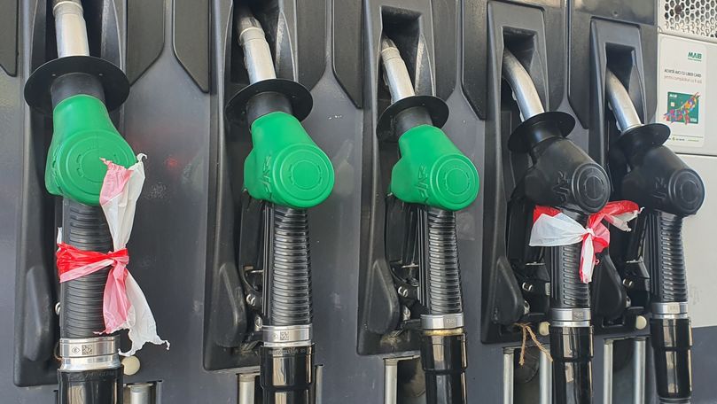 Prețuri noi la pompă: Benzina s-a scumpit, dar motorina s-a ieftinit