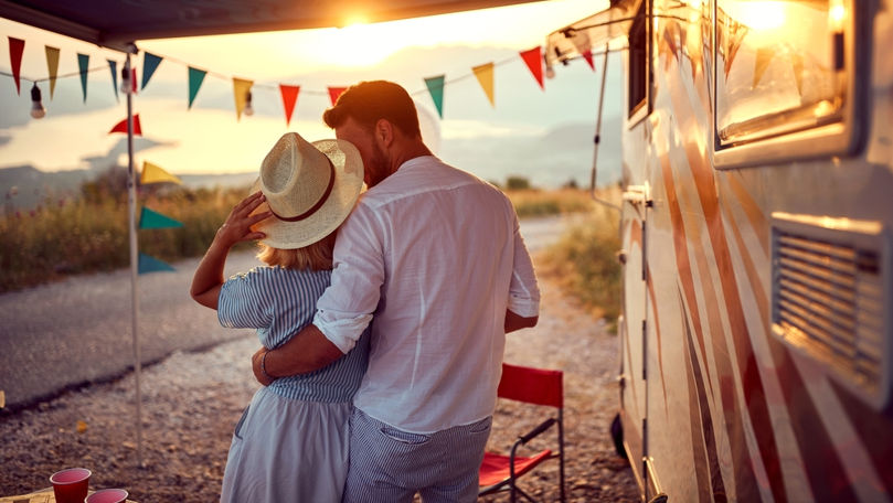 Ce fel de conexiune romantică vei avea vara aceasta, în funcție de zodie