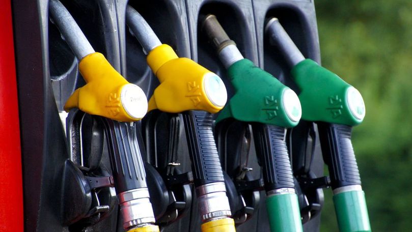 Carburanții s-au scumpit din nou: Cât costă benzina și motorina