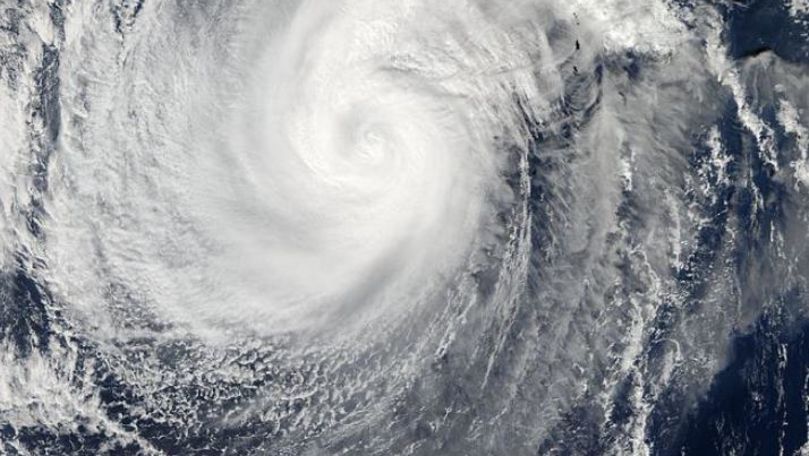 Un puternic taifun care ameninţă Japonia şi-a schimbat traiectoria