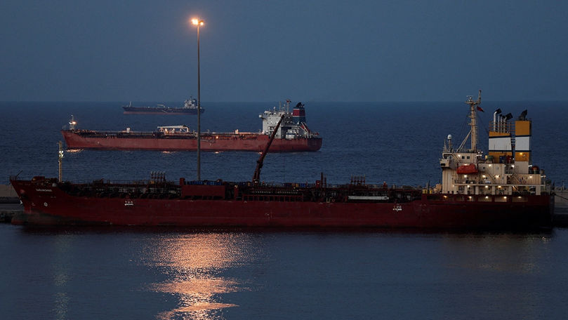 Иран примет закон о правилах судоходства в Ормузском проливе.