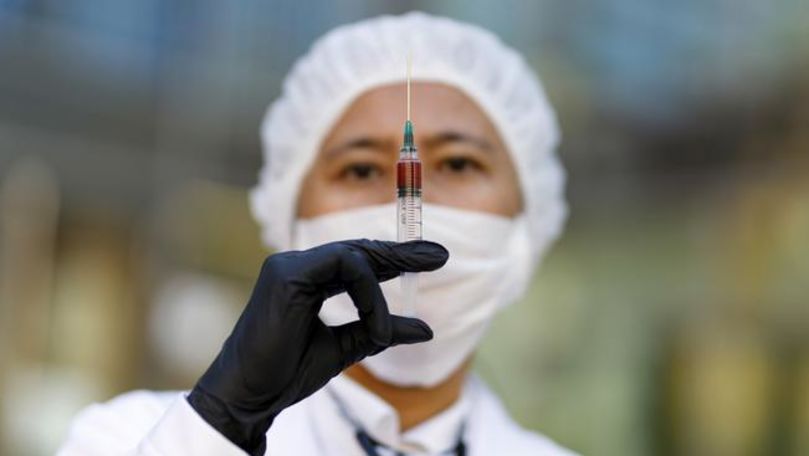 В США уволили сотни врачей из-за отказа вакцинироваться.