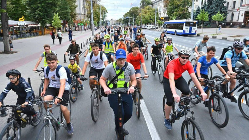 Chișinăul, animat de bicicliști: Zeci de participanți la Velo Road 2025