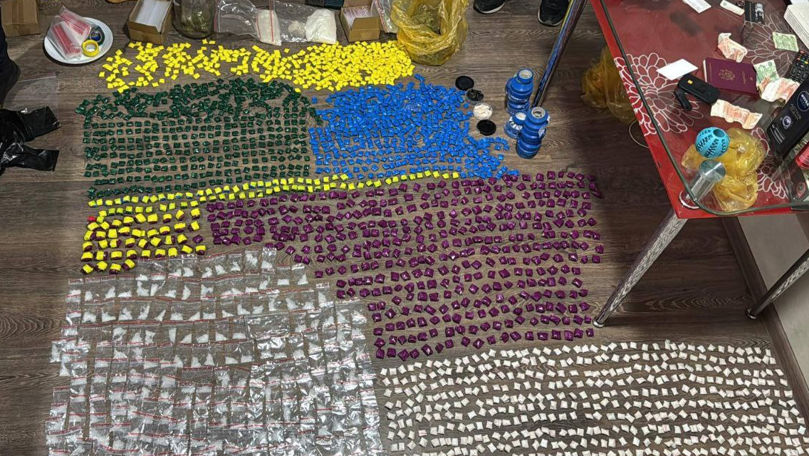 Droguri de 2,5 milioane lei, ridicate la Ungheni: 3 persoane, reținute