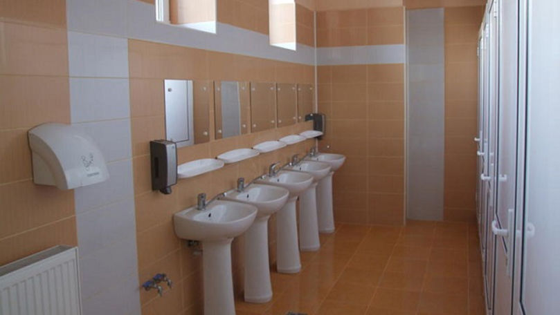 MEC: Peste 160 de blocuri sanitare din școli urmează a fi renovate