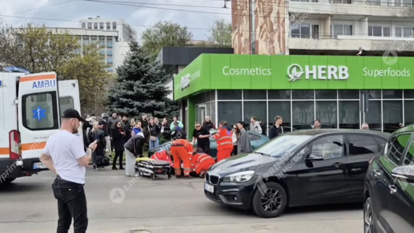 На бульваре Григоре Виеру в столице сбили женщину с ребенком.