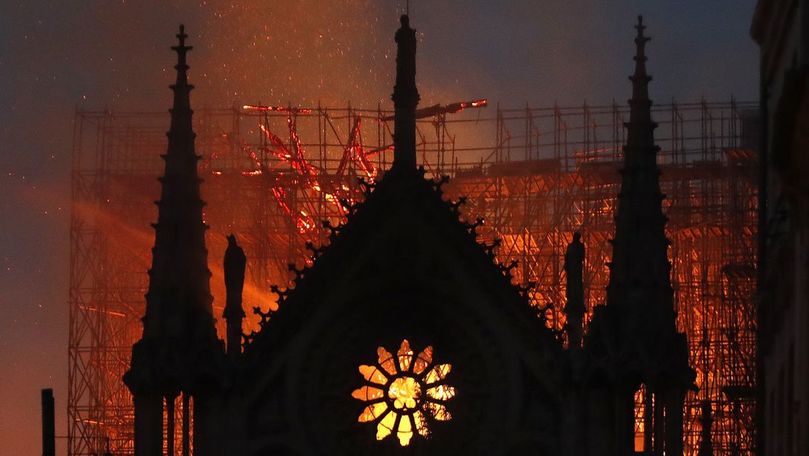 Ministru: Catedrala Notre-Dame riscă să se prăbușească