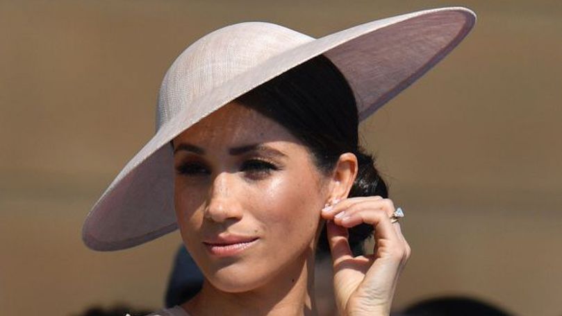 Meghan Markle, forţată de regină să ia lecţii de etichetă regală