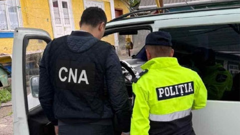 Peste 1,5 milioane lei, ridicați de ofițerii CNA în urma perchezițiilor