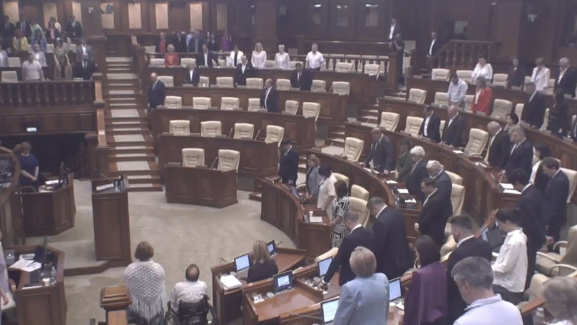 Deputații din Parlament au comemorat victimele masacrului de la Kiev