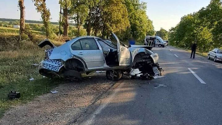 Accident grav la Edineț: Un mort și un rănit. Primele imagini