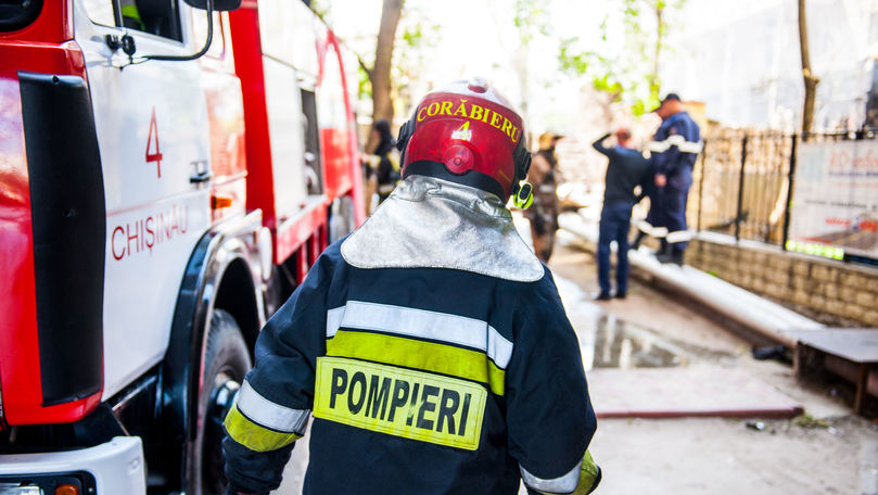 Incendiu la un hotel din Chișinău: 2 persoane, transportate la spital