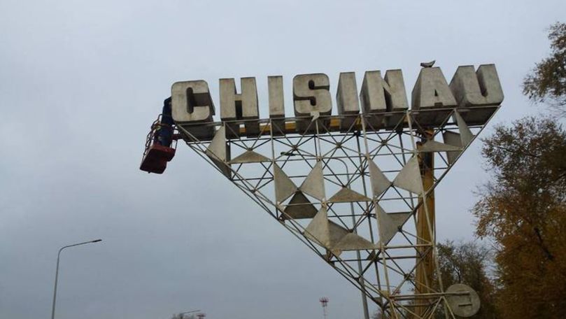 Au început lucrările de renovare a inscripțiilor Chișinău