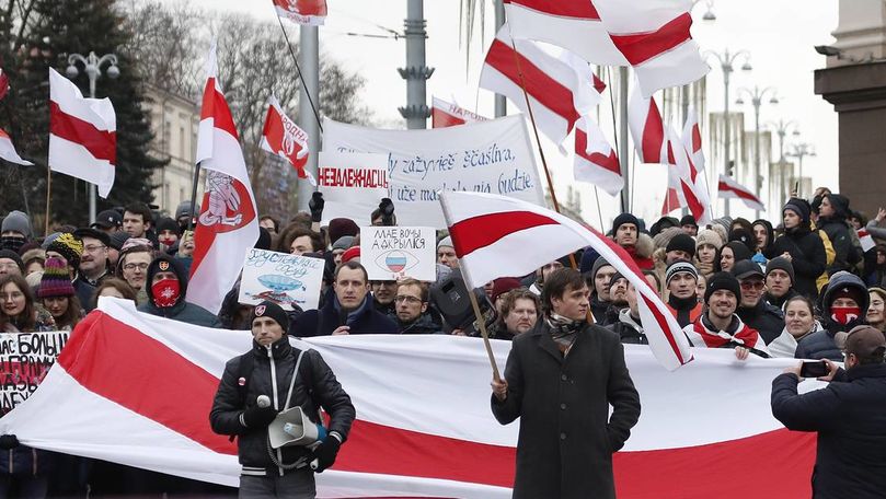 В Белоруссии в марте введут крупные штрафы за запрещенные флаги.