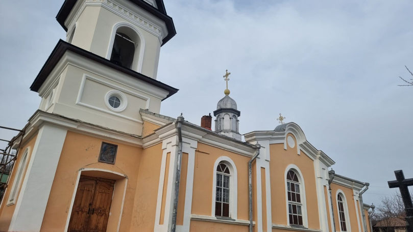 Scandal la biserica din Camencea: Fraţilor şi surorilor, nu ne auzim