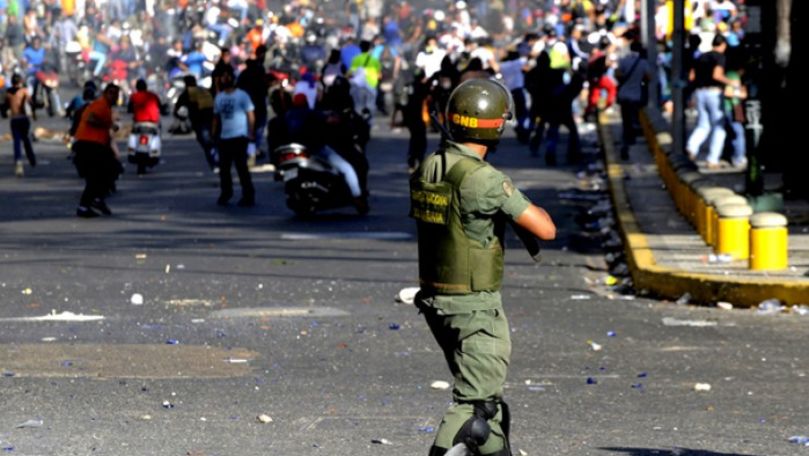 Armata trage în manifestanții din Venezuela. Sunt mai mulți morți