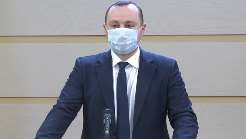 Батрынча призвал граждан внимательно следить за заседанием парламента.