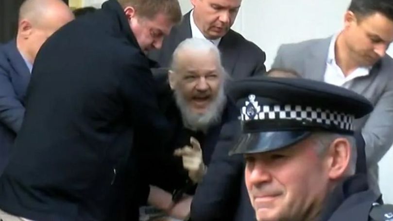 Putin, indignat de modul în care Julian Assange a fost arestat