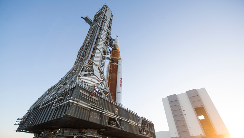 Primele imagini de la debutul noii rachete spațiale construite de NASA