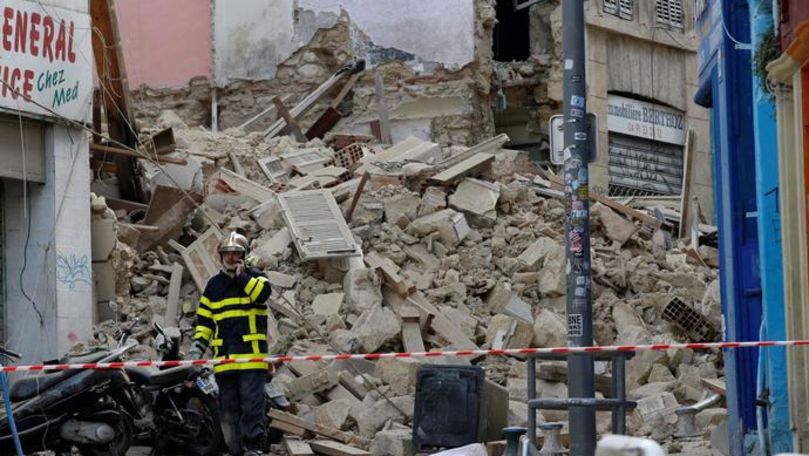 Două clădiri s-au prăbușit din senin în Franța: 2 răniți
