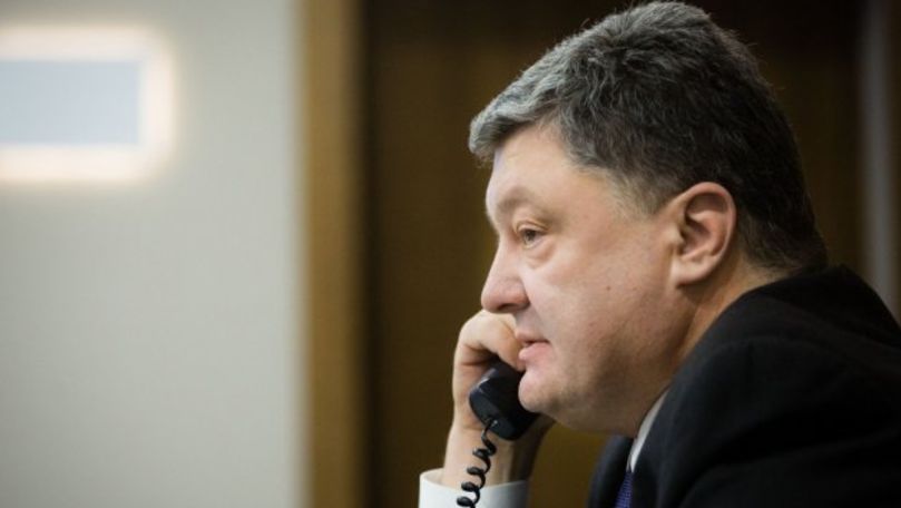 Ucrainenii au început să primească apeluri telefonice de la Poroșenko