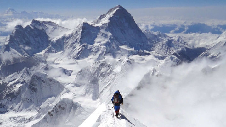 Un alpinist moldovean a murit într-o tabără de pe Muntele Everest