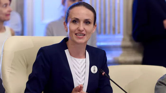 Oana Țoiu: România ajută cu tot ce poate Republica Moldova