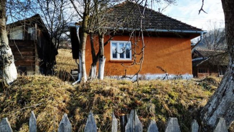 Comuna din România unde o casă se vinde cu 250 de euro