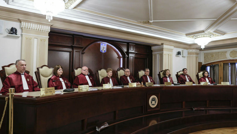CC a României respinge cererea de anulare a primului tur al alegerilor