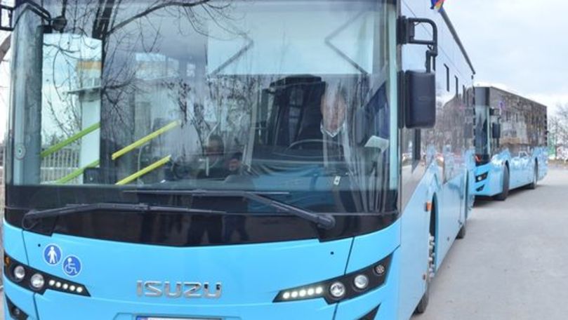 Un șofer a legat o funie într-un autobuz nou din Chișinău