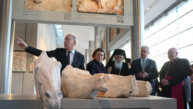 Vaticanul a restituit Greciei fragmente din Parthenon