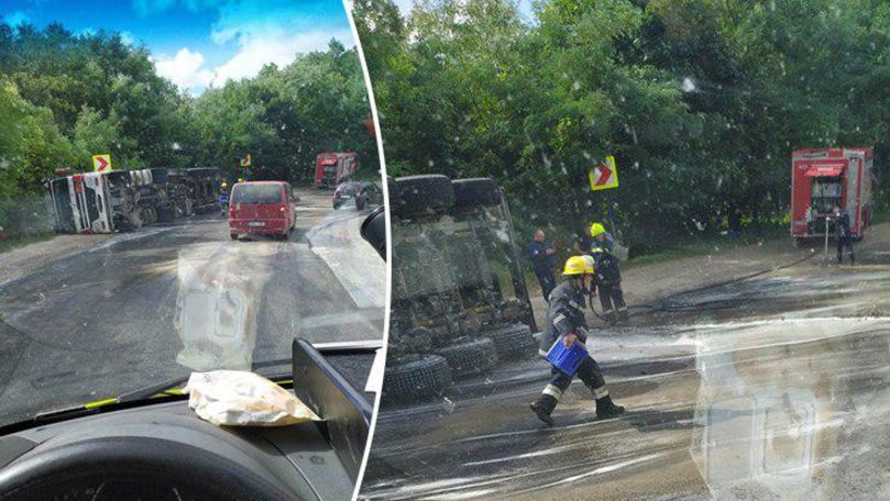 Camion plin cu motorină, răsturnat la Hâncești. Primele imagini