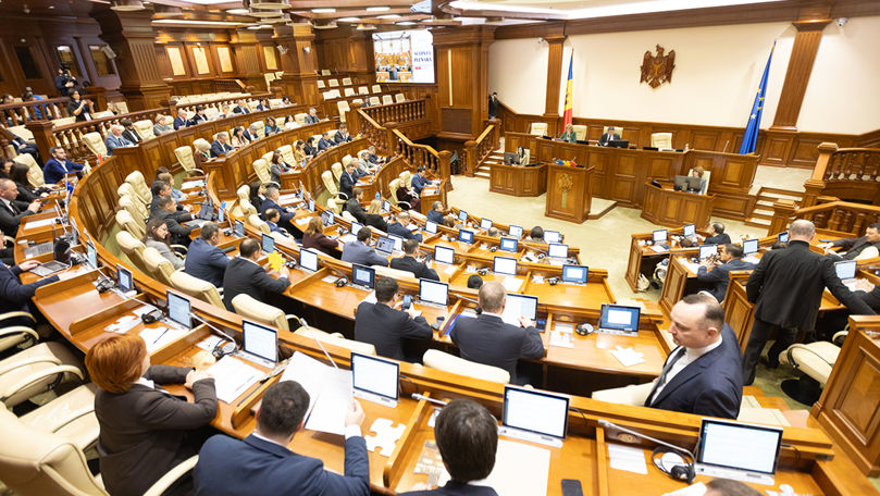 Парламент Молдовы больше не будет переводить законопроекты на русский язык.