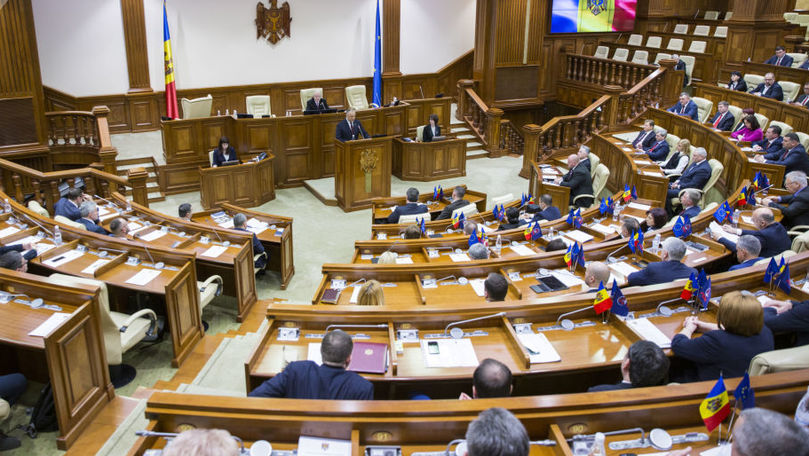 Analiști ucraineni: Noua coaliţie din Moldova poate schimba cursul ţării