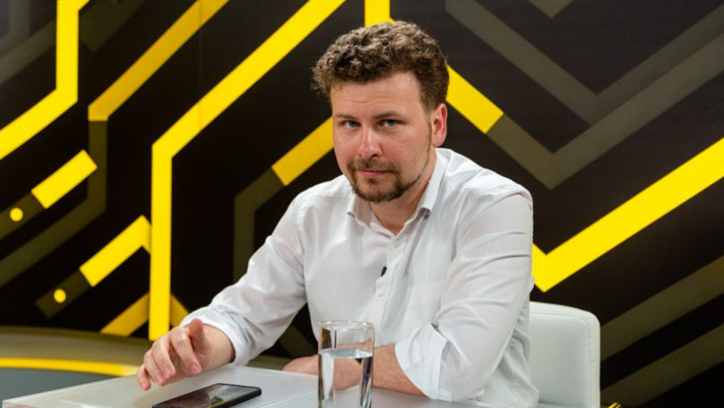 MEC nu cedează. Perciun: Manualele de istorie pentru clasa a XII-a rămân