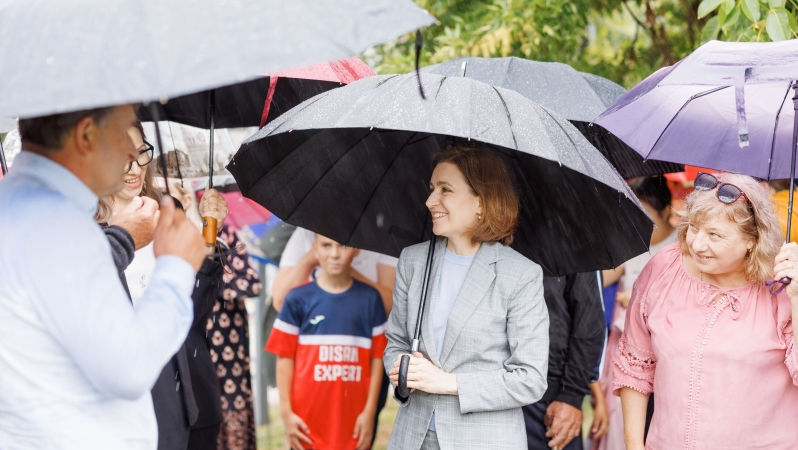 Maia Sandu, în vizită la Fălești: Un premiu, investit în satul Risipeni
