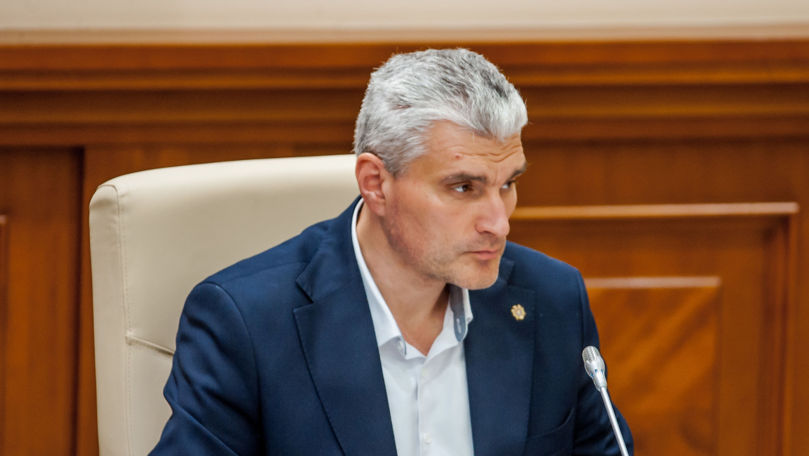 Trei miniștri ar trebui să demisioneze: Ce nume prezintă Slusari