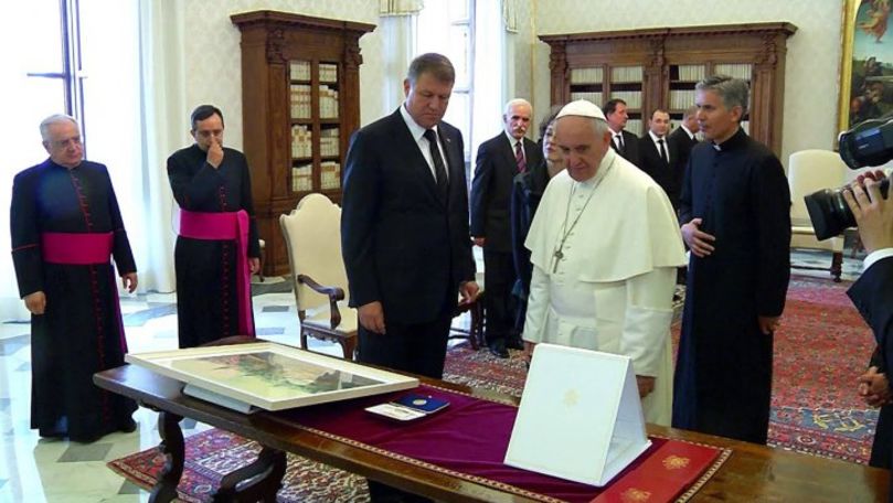 Iohannis, alături de Papa la toate ceremoniile